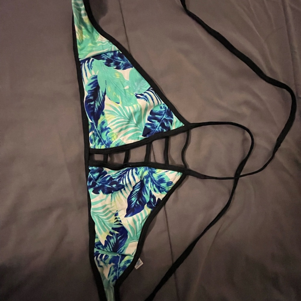 Blue floral bikini top